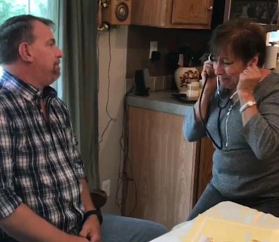 فيديو مؤثر..  أم تسمع دقات قلب إبنها المتوفي في جسد رجل آخر صورة رقم 1