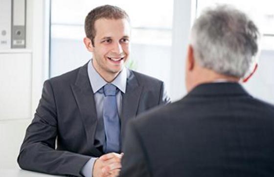 إشارات الجسد..  تضمن لك الحصول على وظيفة جيدة صورة رقم 5