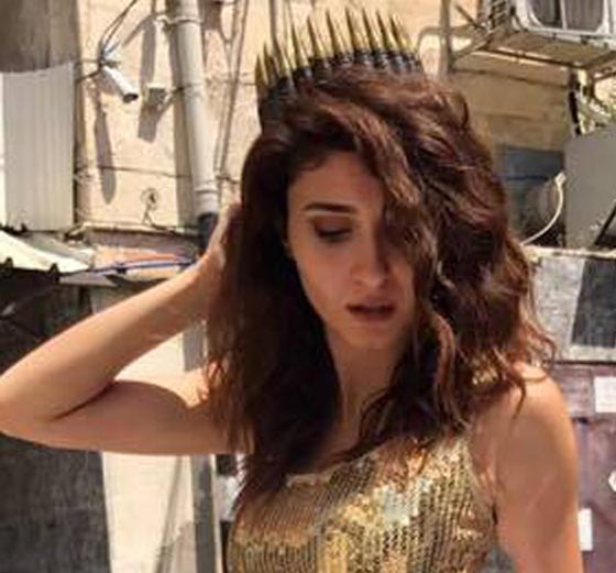 لماذا ارتدت الفنانة الفلسطينية لينا مخول فستان الوزيرة الإسرائيلية؟ وما علاقته بالقدس؟ صورة رقم 3