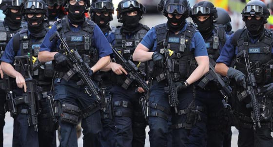  عدد غير مسبوق من طلقات الرصاص استخدمها 8 عناصر شرطة لقتل الارهابيين صورة رقم 2