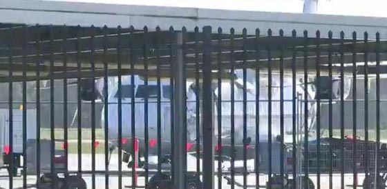 فوضى وهلع داخل طائرة والركاب يقفزون منها.. بسبب مزحة! صورة رقم 6