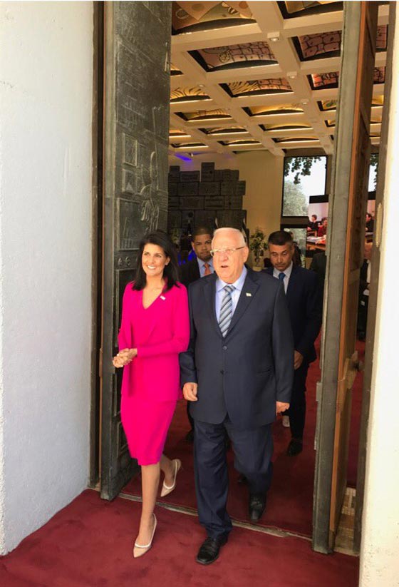  مندوبة أمريكا تهدد وتصدم العرب: لا لبلطجة الأمم المتحدة على إسرائيل! صورة رقم 2