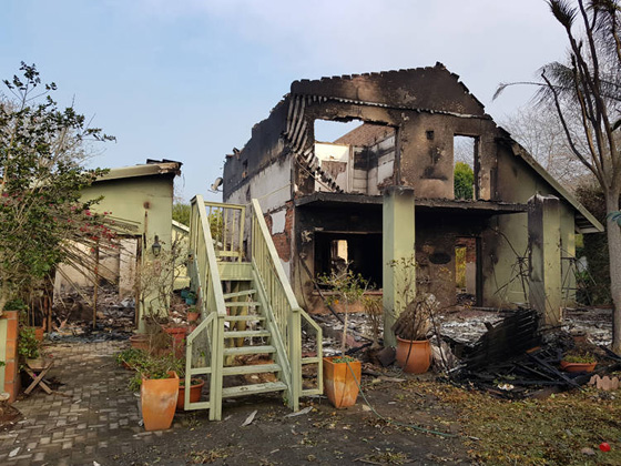 مشاهد مرعبة.. حرائق غابات ضخمة تلتهم قرية بجنوب افريقيا صورة رقم 8