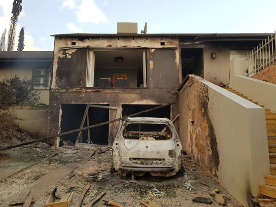 مشاهد مرعبة.. حرائق غابات ضخمة تلتهم قرية بجنوب افريقيا صورة رقم 17