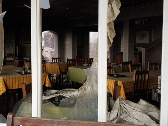 مشاهد مرعبة.. حرائق غابات ضخمة تلتهم قرية بجنوب افريقيا صورة رقم 26