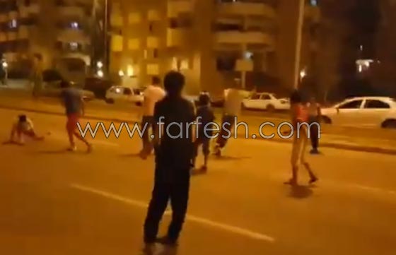 الاطفال يستفزون محمد رمضان للعب الكرة بالشارع.. فسجل هدفا ومشى! صورة رقم 1