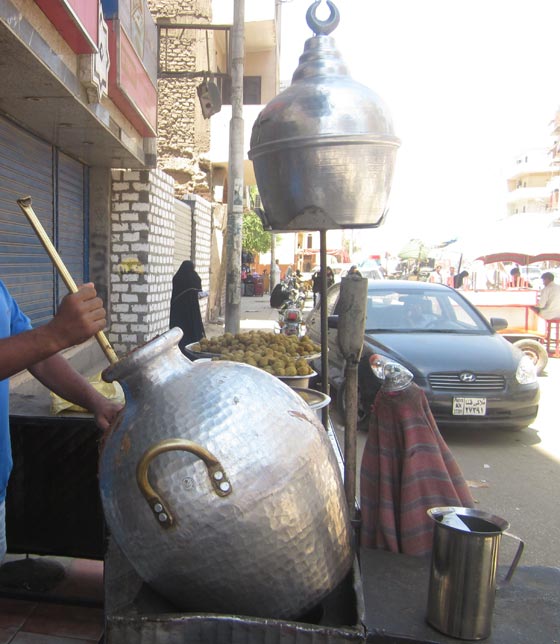  خلاف على سعر صحن فول ينتهي بمقتل سائق مصري على السحور صورة رقم 1