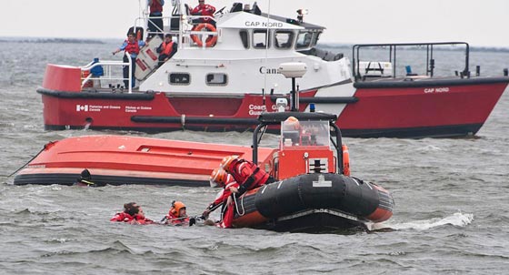 سباق سفن شراعية يتحول إلى مأساة وكندا تطلق اكبر عملية انقاذ  صورة رقم 1