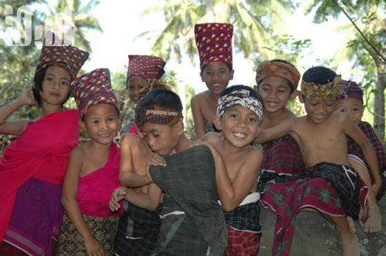 القرية الظالم اهلها.. يتبعون الاسلام ولا يعرفون منه سوى تحريم الخنزير! صورة رقم 18