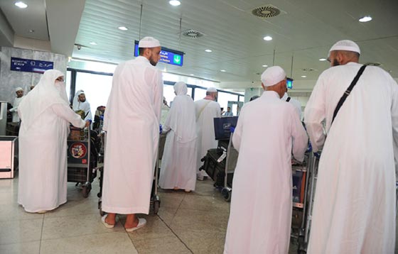 السعودية ترد على مزاعم قطر.. 1633 معتمرا قطريا يؤدون مناسكهم صورة رقم 2
