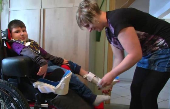 قضية مروعة.. تناول الطفل شريحة لحم مفروم فاصيب بشلل واعاقة دائمة صورة رقم 5