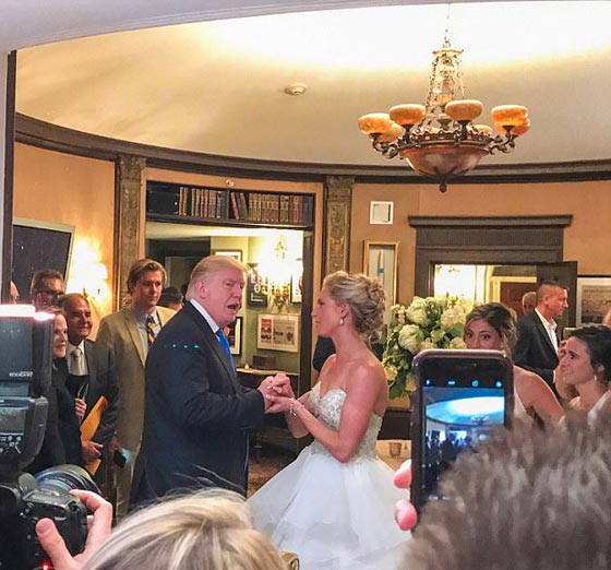 ترامب يفاجئ عروسين بحضور زفافهما دون دعوة.. فيديو صورة رقم 2