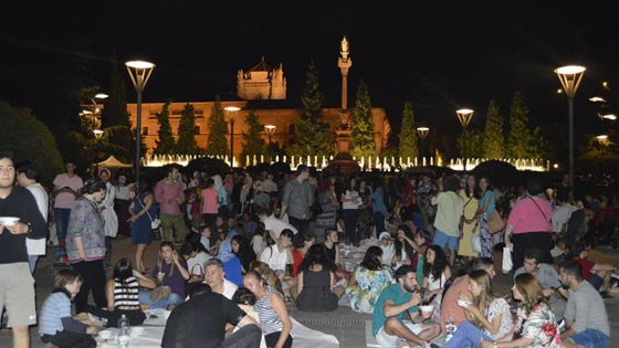 رئيس بلدية اسبانية: صلاة المسلمين امام تمثال العذراء رمز التعايش والتسامح صورة رقم 3