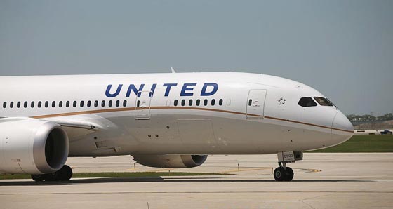 الغاء رحلة طائرة تابعة ليونايتد إيرلاينز بسبب تسرب وقود صورة رقم 2