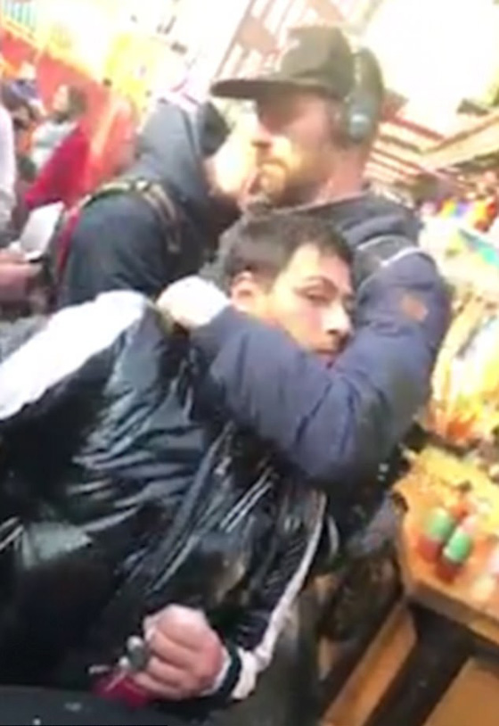 فيديو مثير.. شاهد الفخ الذي نصبته الشرطة الهولندية لنشّال الهواتف! صورة رقم 5