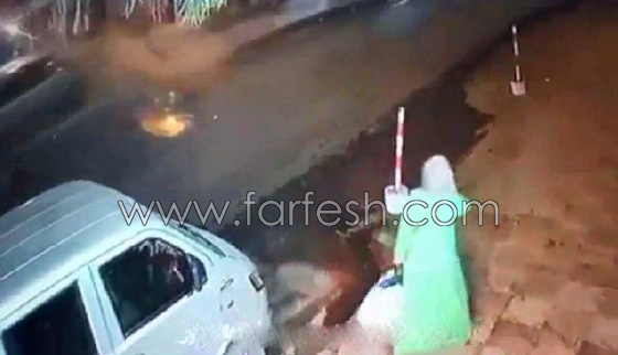 فيديو صادم.. طفل جزائري يسرق سيارة شقيقه ويدهس المارة صورة رقم 4