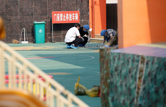 فيديو مروع.. مقتل 7 اطفال في انفجار بروضة اطفال بالصين صورة رقم 9