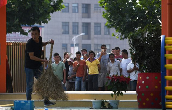 فيديو مروع.. مقتل 7 اطفال في انفجار بروضة اطفال بالصين صورة رقم 12