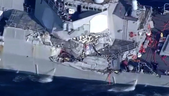 اصطدام سفينة يابانية بمدمرة امريكية و7 بحارة يابانيين في عداد المفقودين صورة رقم 1