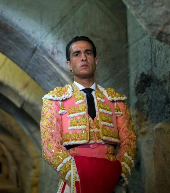 ثور يودي بحياة مصارع ثيران اسباني بطعنة في الصدر صورة رقم 13