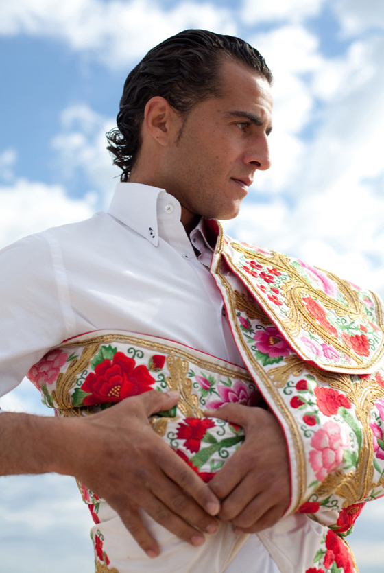 ثور يودي بحياة مصارع ثيران اسباني بطعنة في الصدر صورة رقم 16