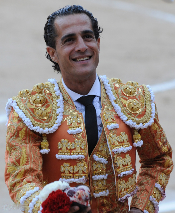 ثور يودي بحياة مصارع ثيران اسباني بطعنة في الصدر صورة رقم 15