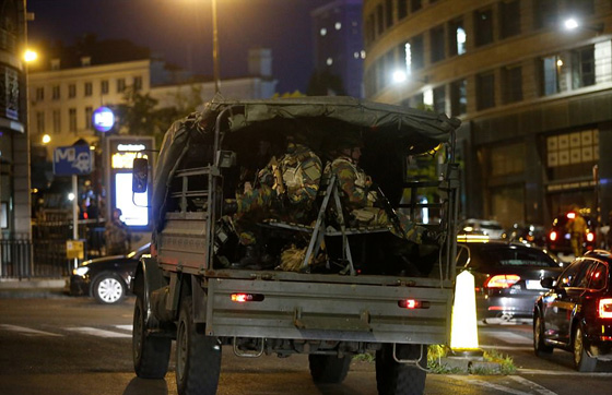 الشرطة تقتل مهاجما انتحاريا في محطة قطارات بروكسل صورة رقم 10