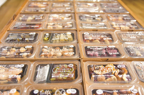 موظف صغير يدير شركة كبرى بفضل المكسرات صورة رقم 10