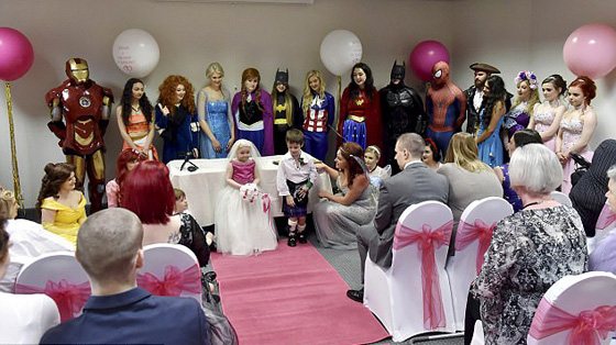 صور طفلة مريضة بالسرطان تحقق حلمها وتتزوج صديقها المقرب صورة رقم 2