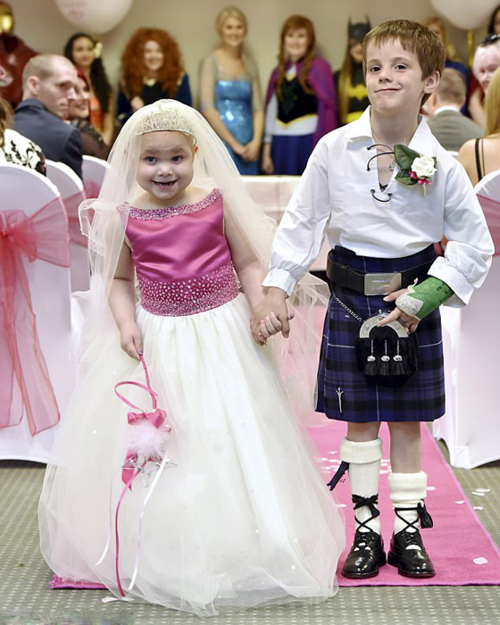 صور طفلة مريضة بالسرطان تحقق حلمها وتتزوج صديقها المقرب صورة رقم 4