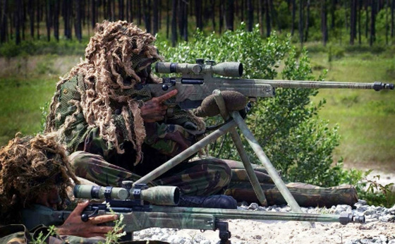 قناص كندي يدخل التاريخ بقتله داعشيا من مسافة 3450 مترا في العراق صورة رقم 9