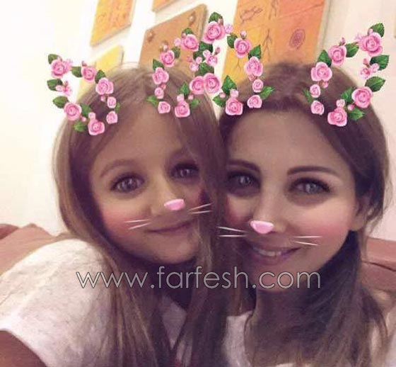 صور ابنتا نانسي عجرم باطلالة على الموضة مع والدهما.. تنافسان عارضات الازياء! صورة رقم 5