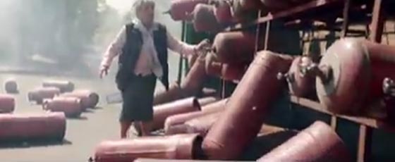 إعلان غريب لجمعية الصليب الاحمر الفرنسي يثير ضجة.. فيديو صورة رقم 2