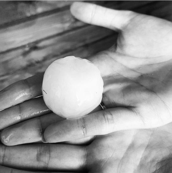 كرات ثلجية بحجم البيض تحطم النوافذ والاسقف في سيبيريا.. فيديو صورة رقم 1