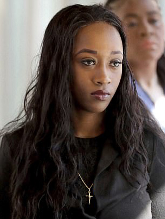 بالفيديو.. طفلة تهدئ أمها بعد مقتل صديقها صورة رقم 4