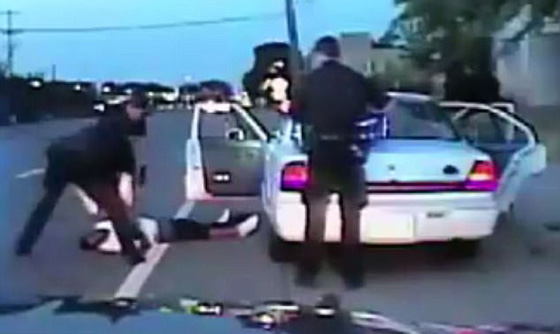 بالفيديو.. طفلة تهدئ أمها بعد مقتل صديقها صورة رقم 8