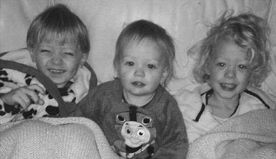  صور مرعبة: كاميرا مراقبة تلتقط صور شبح بشارك طفلا في سريره! صورة رقم 4