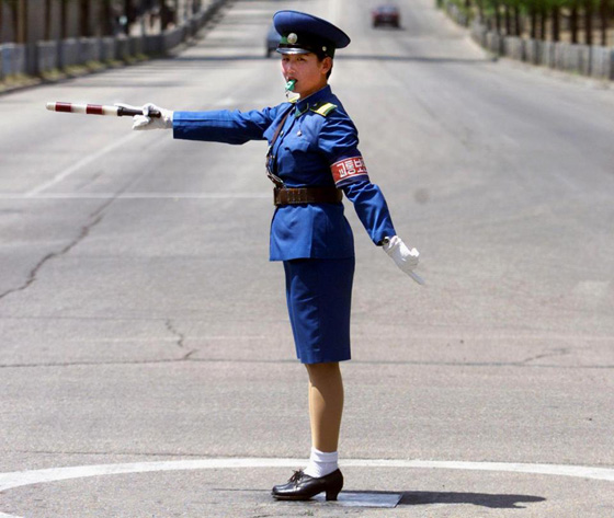 لماذا تجبر الشرطة فتيات كوريا الشمالية على التقاعد في سن 26 سنة؟ صورة رقم 6