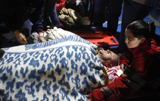  غرق سفينة على متنها 150 سائحا في كولومبيا صورة رقم 20