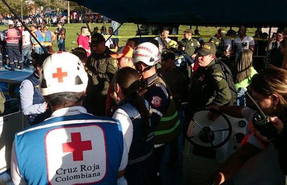  غرق سفينة على متنها 150 سائحا في كولومبيا صورة رقم 23