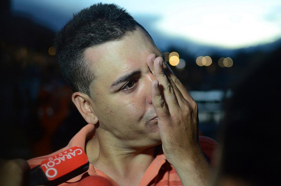  غرق سفينة على متنها 150 سائحا في كولومبيا صورة رقم 24