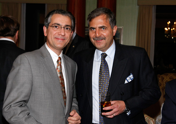 كندي يخطط للبقاء في عمله بعد فوزه بـ 22 مليون دولار صورة رقم 7