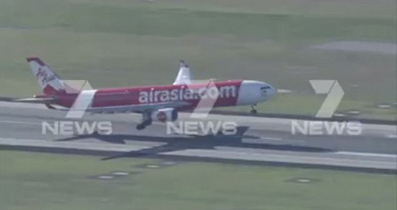 بالفيديو.. لقطات مروعة لاهتزاز طائرة في الهواء  صورة رقم 5