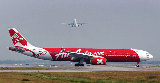 بالفيديو.. لقطات مروعة لاهتزاز طائرة في الهواء  صورة رقم 14