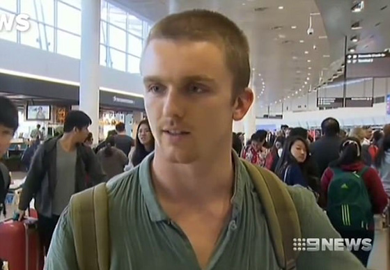 بالفيديو.. لقطات مروعة لاهتزاز طائرة في الهواء  صورة رقم 18