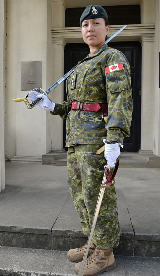 تعيين كندية في الـ24 من عمرها قائدةً لحرس الملكة إليزابيث صورة رقم 21