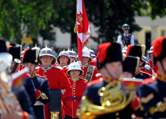 تعيين كندية في الـ24 من عمرها قائدةً لحرس الملكة إليزابيث صورة رقم 17