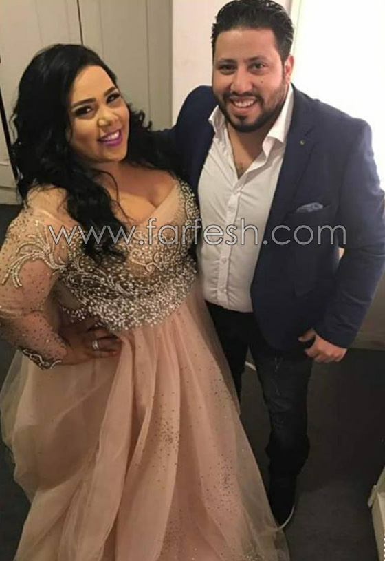 المنتج يفاجئ شيماء سيف ويتقدم لخطوبتها على المسرح وهي تطلق زغروطة صورة رقم 11