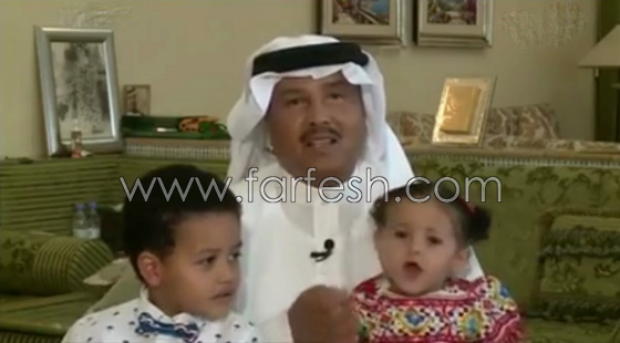 ابنة محمد عبده الطفلة عالية تغني بعفوية على الهواء في لقاء لوالدها  صورة رقم 3
