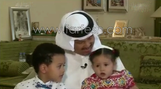 ابنة محمد عبده الطفلة عالية تغني بعفوية على الهواء في لقاء لوالدها  صورة رقم 4